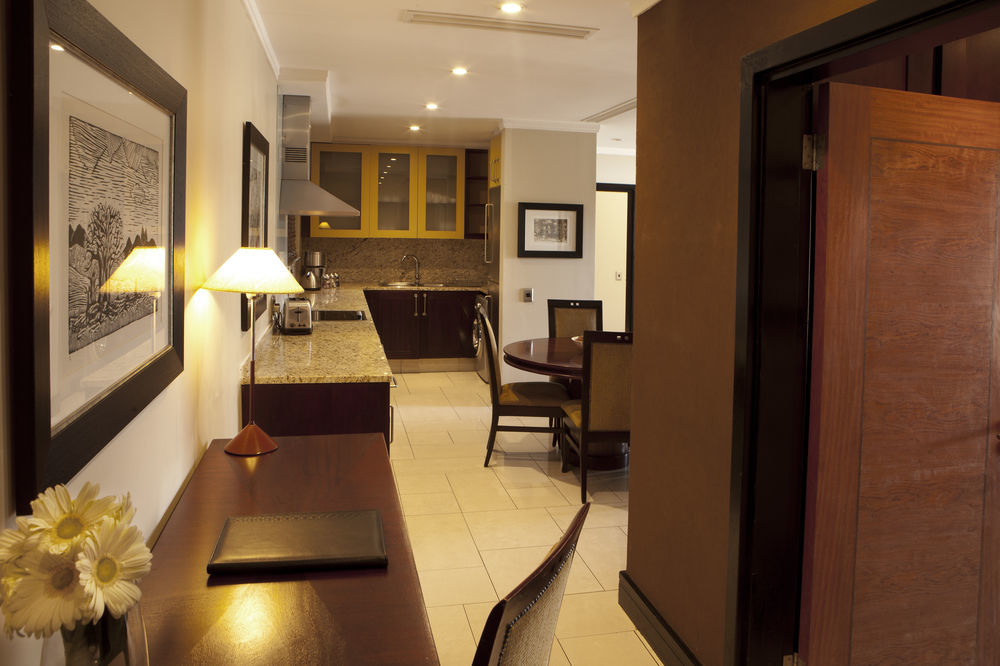 Raphael Suites Johannesburg Exteriör bild